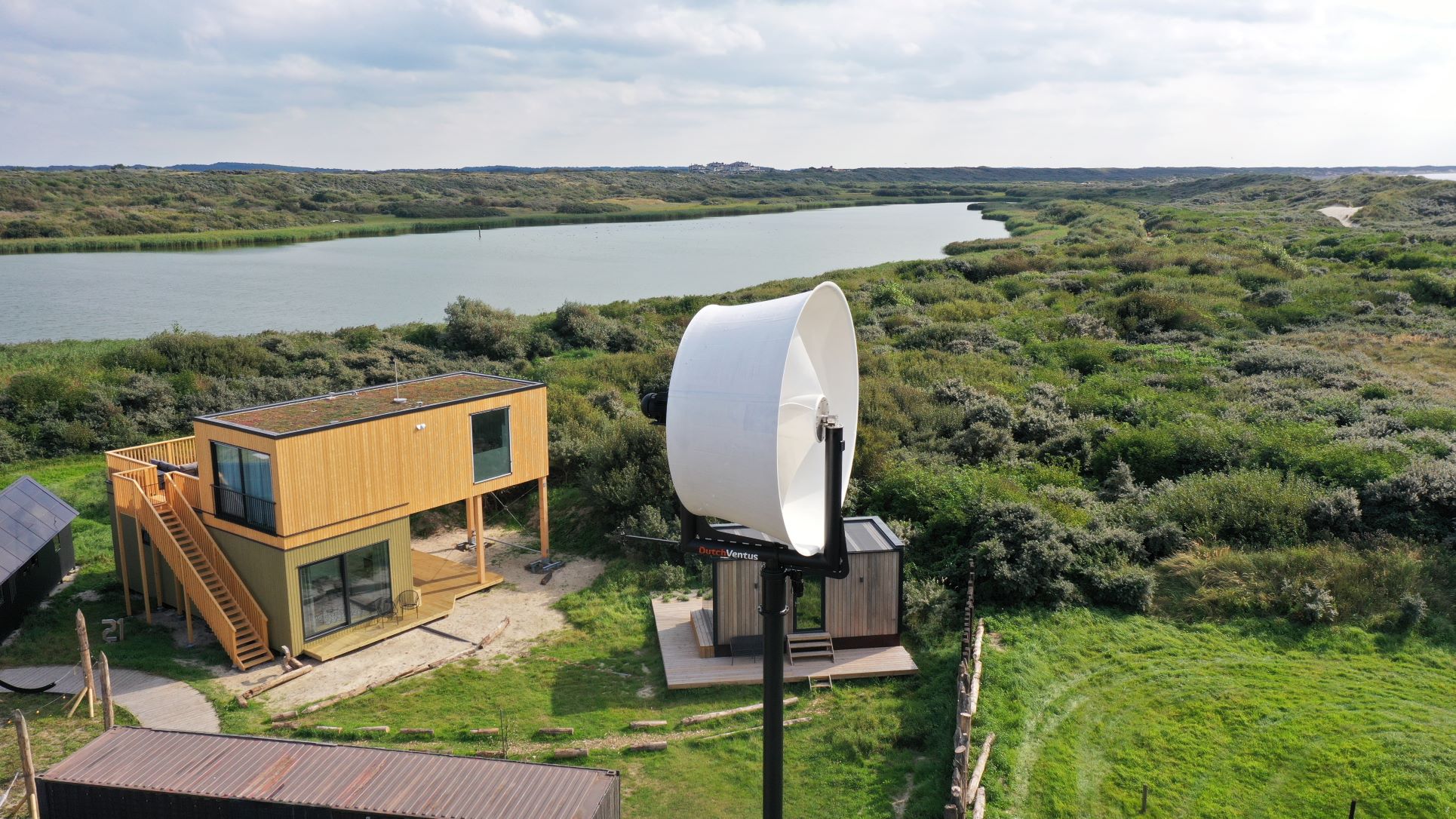 Windturbine in natuurgebied